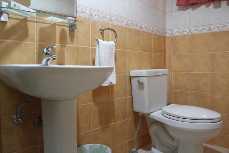 Bathroom 12