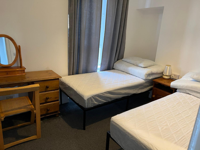 Bedroom 2, Scotland Beds, Dundee