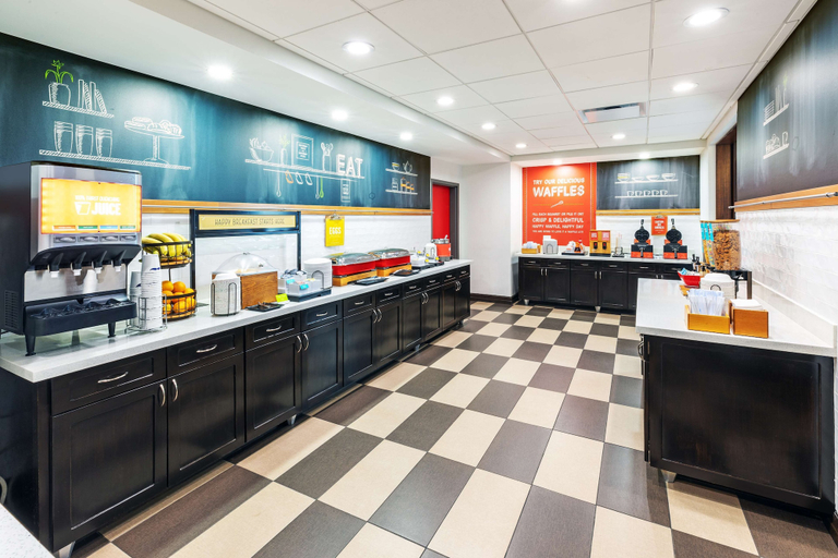 Food & Drinks 5, Hampton Inn & Suites Houston Heights I-10, Houston