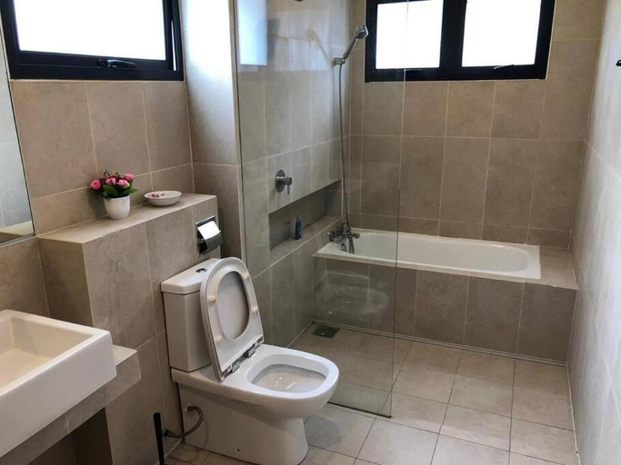 Bathroom 4, Orak Villa @ Kayangan Heights, Shah Alam