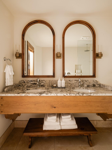 Bathroom 3, Enzian Inn, Chelan