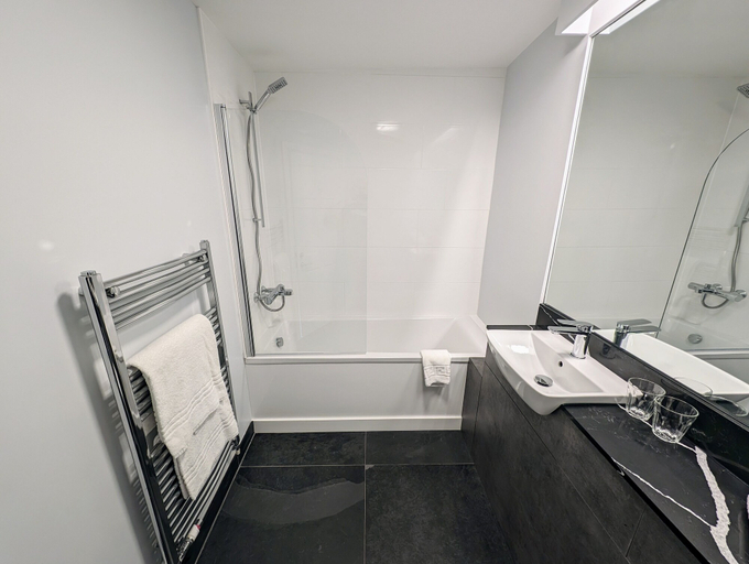 Bathroom 3, The White Hart Inn, North Yorkshire