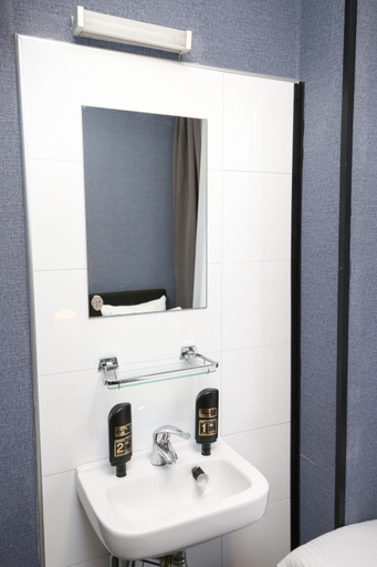 Bathroom 5, Flipper Hotel Amsterdam, Amsterdam