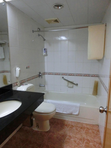 Bathroom 11