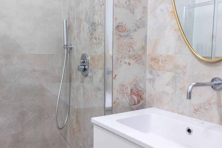 Bathroom 3, Borgo La Chiusa, Palermo