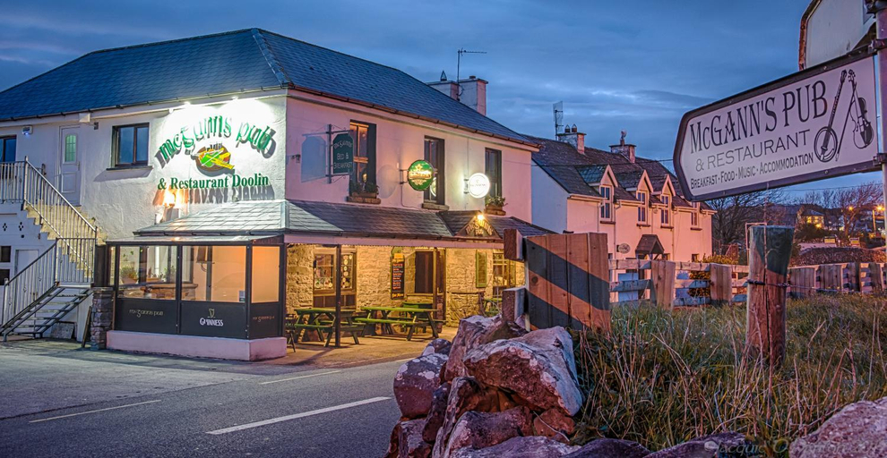 Food & Drinks, The Pipers Rest