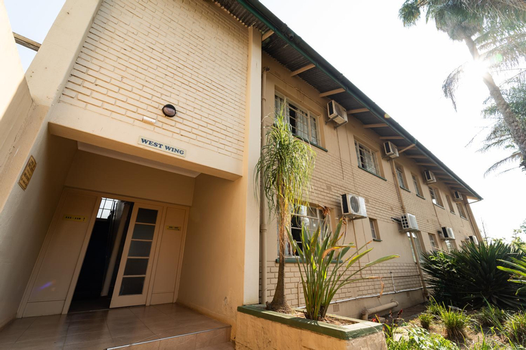 Exterior 9