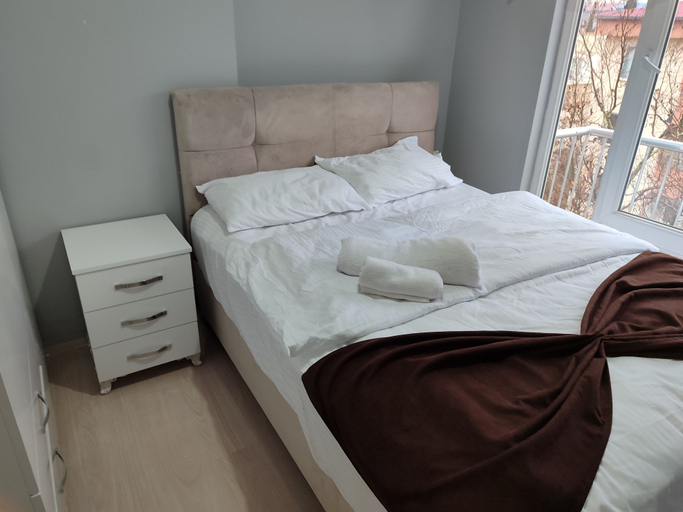 Bedroom 4, Cam Suites, Merkez