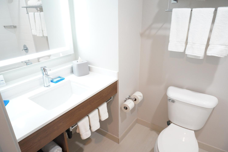 Bathroom 4