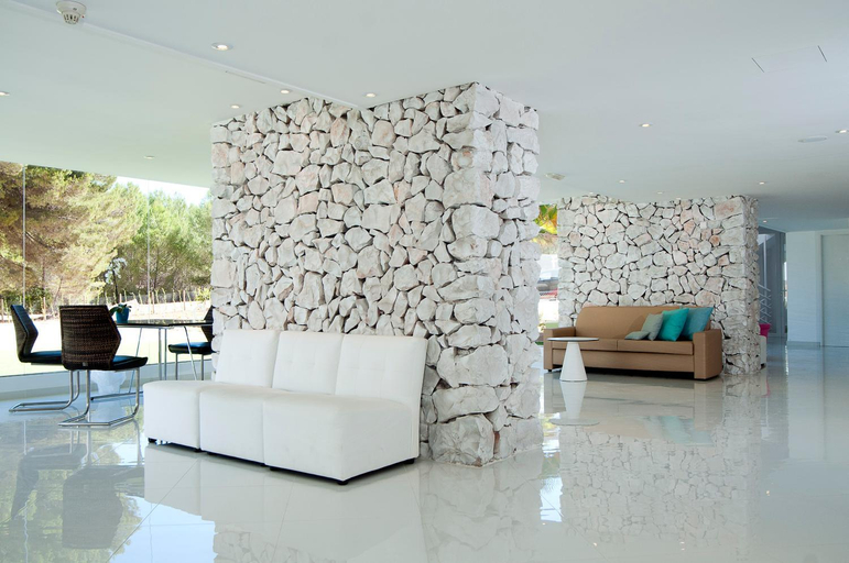 Public Area 5, FERGUS Style Cala Blanca Suites, Baleares
