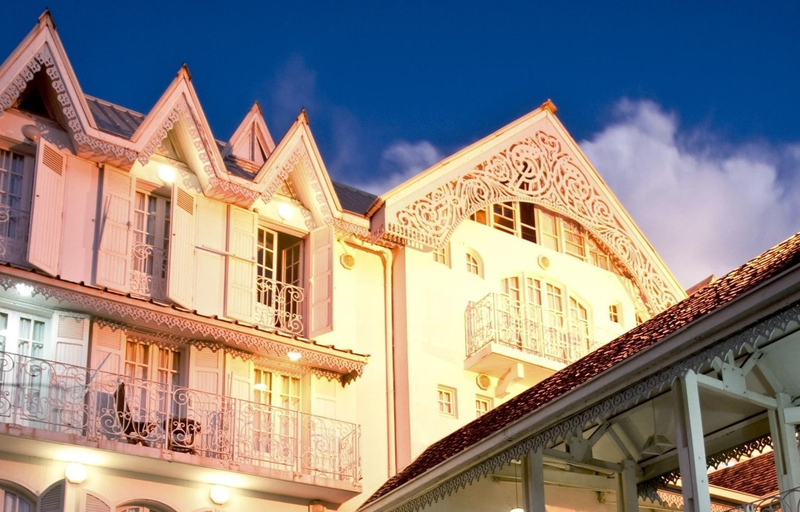 Exterior & Views