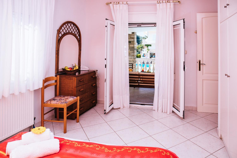 Bedroom 3, Hotel Potos, East Macedonia and Thrace
