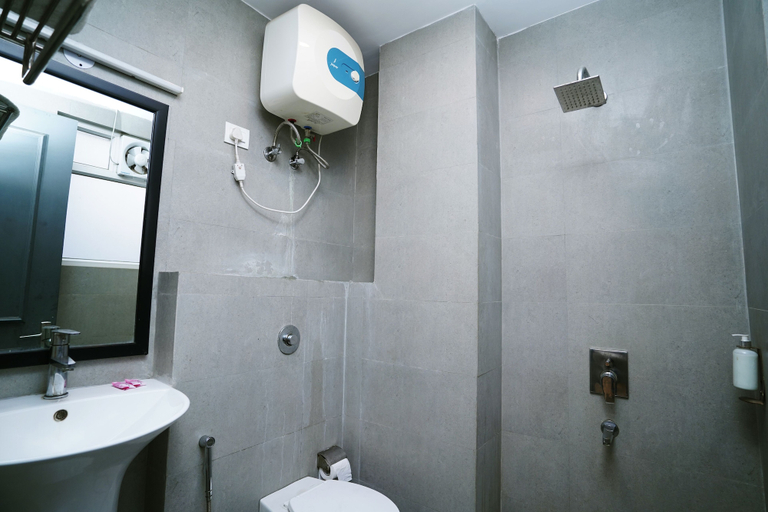 Bathroom 4, F9 Hotels, Delhi