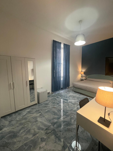 Bedroom 5, Dante Rooms, Napoli
