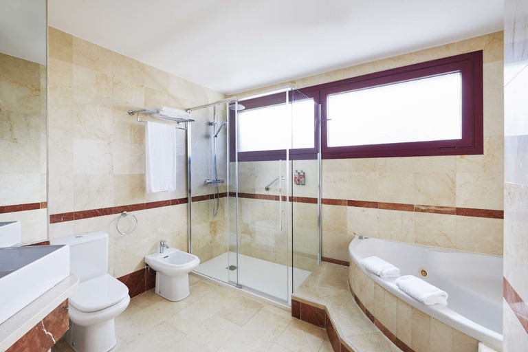 Bathroom 5, Hesperia Sevilla, Sevilla