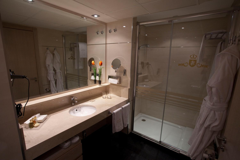 Bathroom 4, Washington Parquesol Suites & Hotel, Valladolid