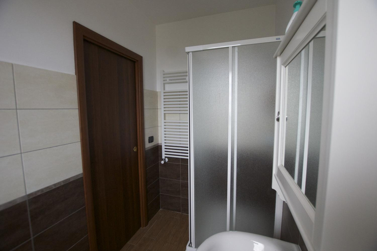 Bathroom 9
