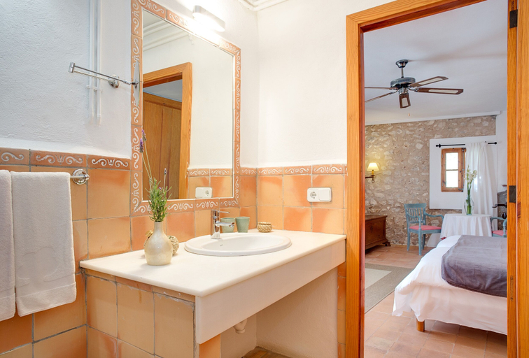 Bathroom 4, Finca Es Castell, Baleares