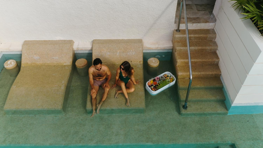 Swimming Pool 18