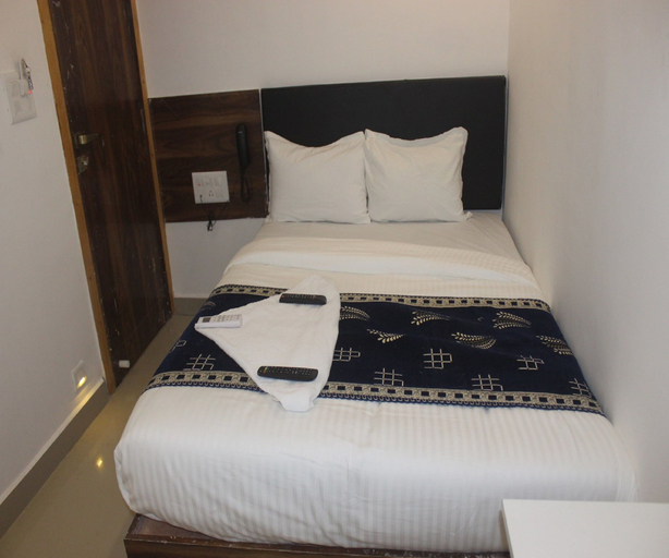 Others 3, Tanvi Guest House, Mumbai Suburban