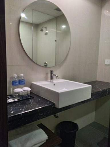 Bathroom 7