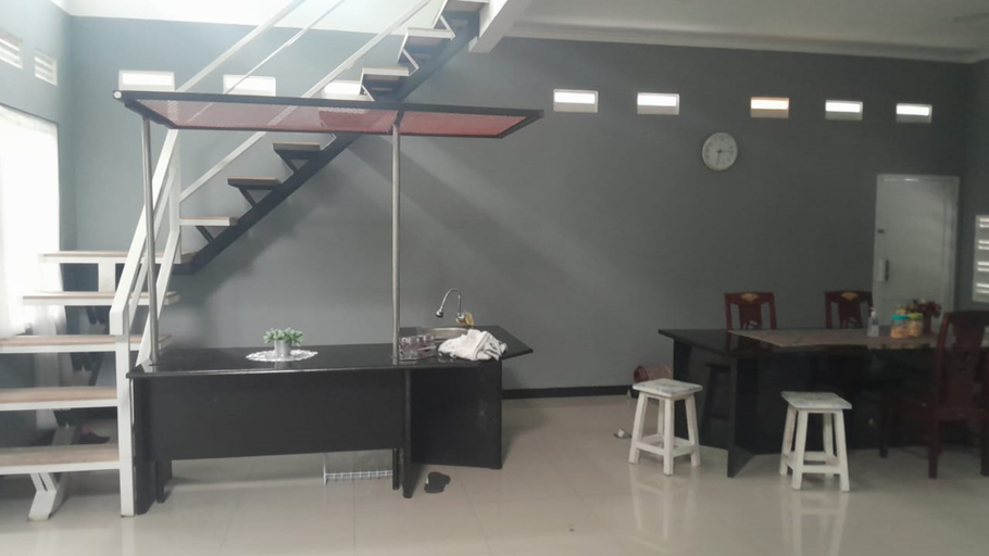 Others 5, Villa Ambu II, Bandung