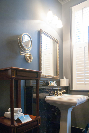 Bathroom 5, Audubon Cottages, Orleans