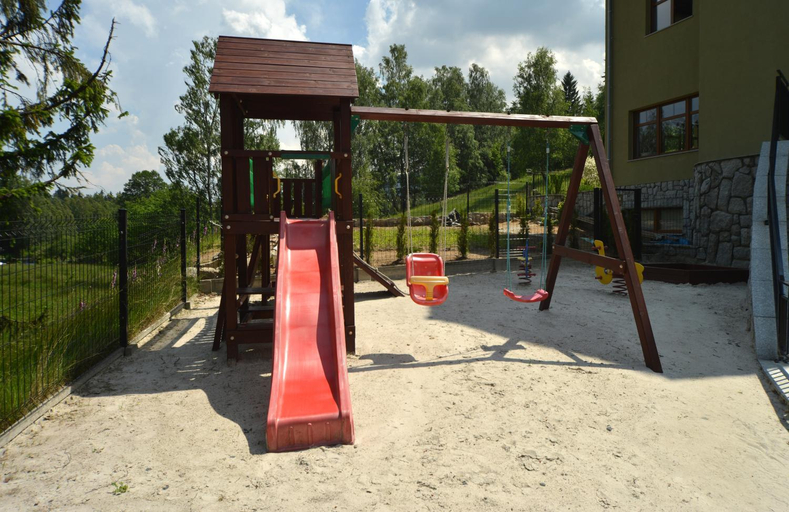 Others 5, Dom Pod Koziolkami, Jelenia Góra