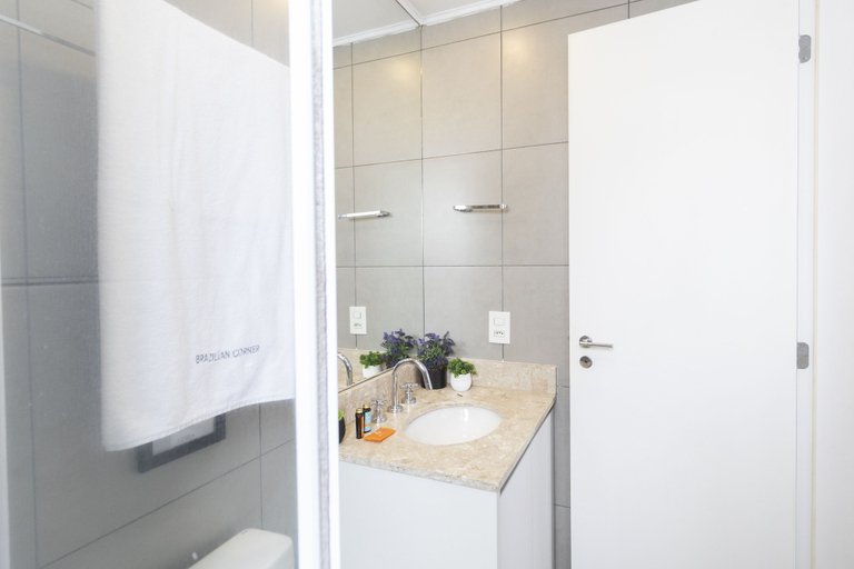 Bathroom 5, Thera Faria Lima, São Paulo