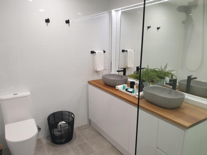 Bathroom 4