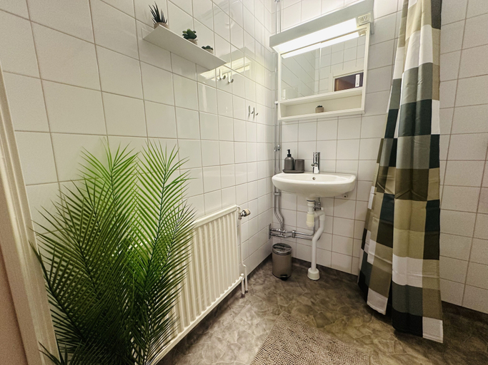 Bathroom 4, Prinshöjden Hotel - Central Apartments, Katrineholm