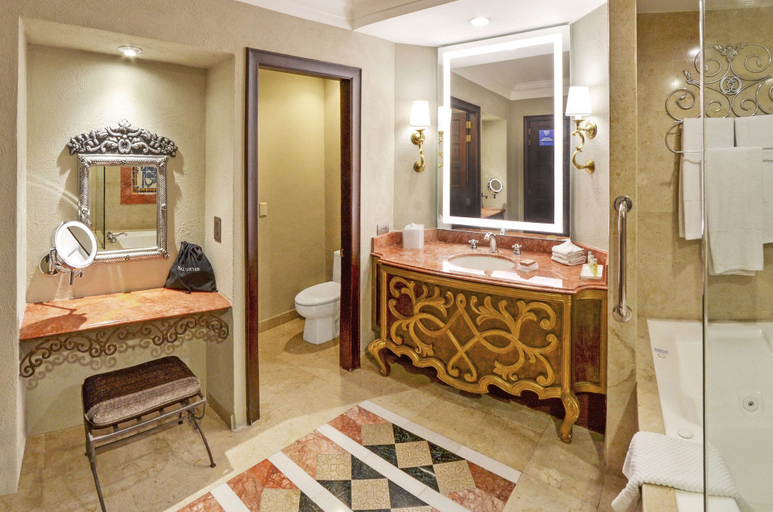 Bathroom 5, Hilton Guatemala City, ZONA 15