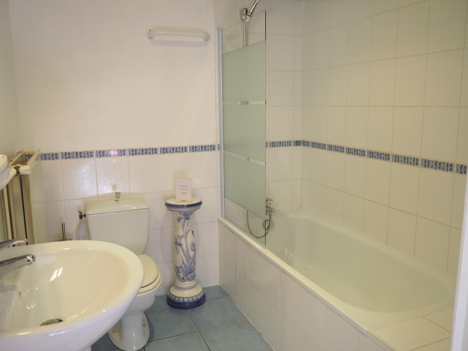 Bathroom 3, Hotel La Villa Lorraine, Meurthe-et-Moselle