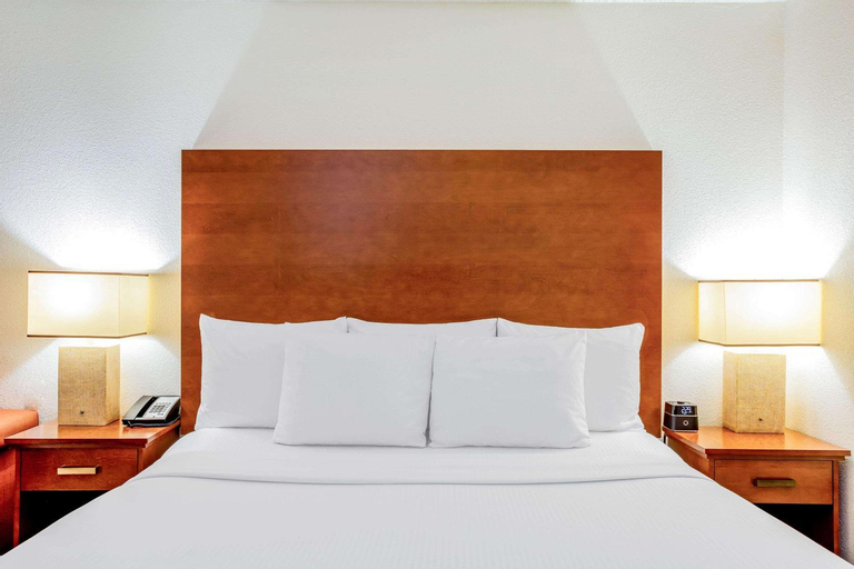 Bedroom 12