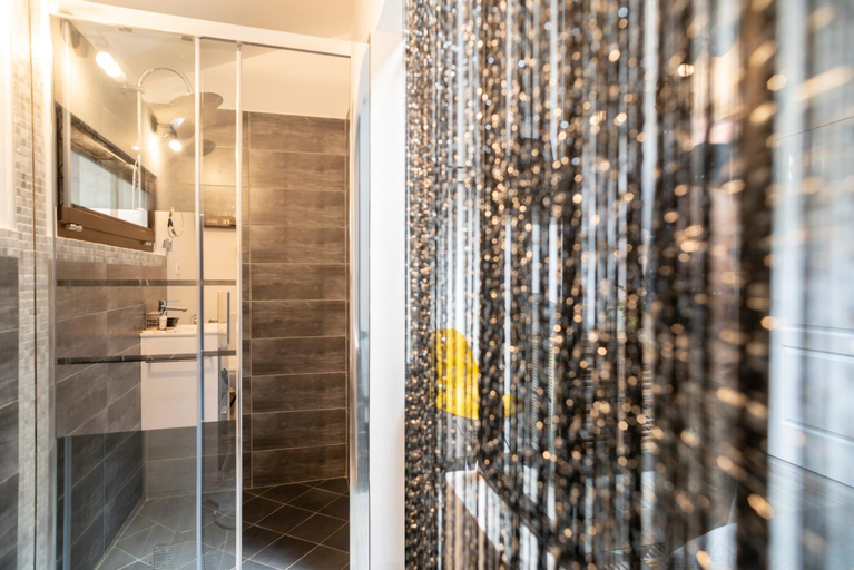 Bathroom 4