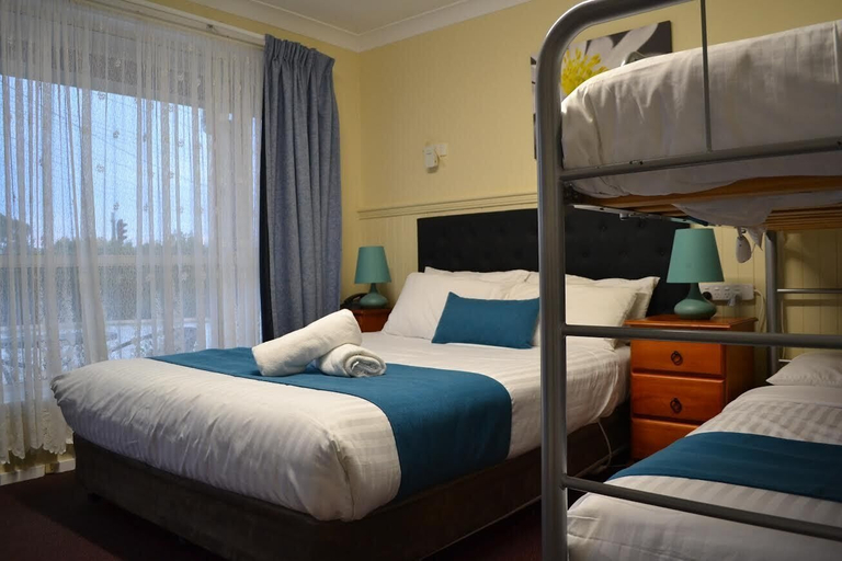 Bedroom 5, Lithgow Motor Inn, Lithgow