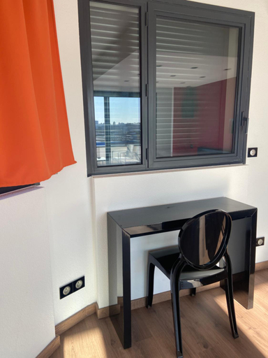 Others 4, Residence Amal, Gironde