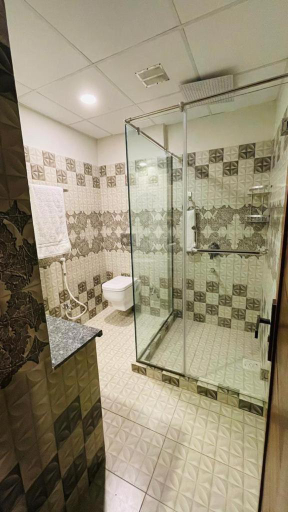 Bathroom 5, Golden Sand Hotel, Bahawalpur