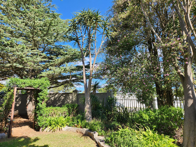 Others 3, St Aidans Guest Cottage, Cacadu