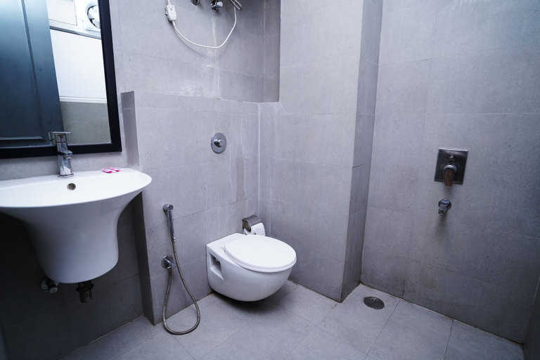 Bathroom 5, F9 Hotels, Delhi