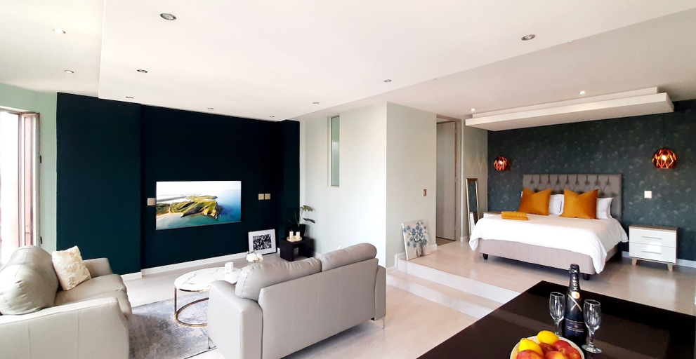 Bedroom 2, 4 on Pritchard, City of Johannesburg