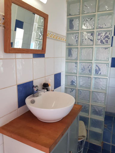 5, Chambre avec salle de bains privative, Charente