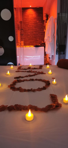 Others 3, SPA privatif Love room, Le Hammam et Bulles, chez Nuits Chartraines, Eure-et-Loir
