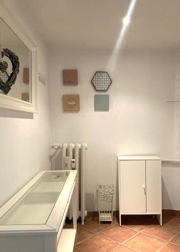 Room 3, Monviso 35, Milano