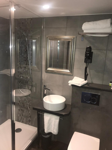 Bathroom 4, Hotel de Paris Montmartre, Paris