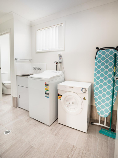 Bathroom 3, Wallsend Executive Apartments, Newcastle - Outer West