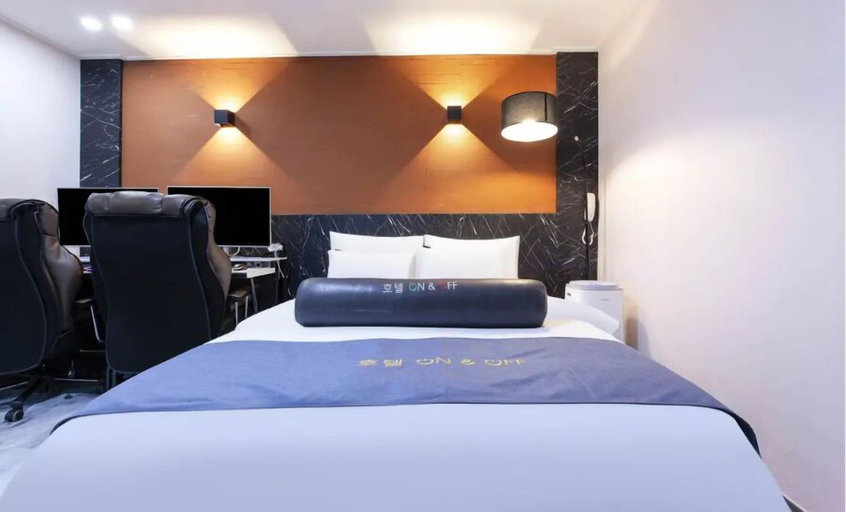Bedroom 3, ON & OFF HOTEL, Gyeyang