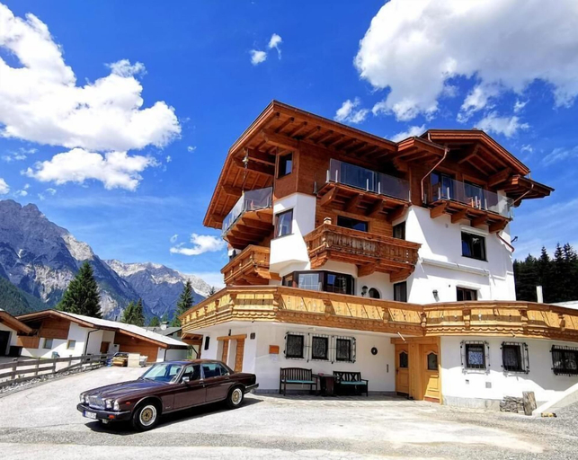 Exterior & Views 2, Schickster Sky Lodge, Innsbruck Land