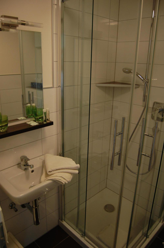 Bathroom 3, Gasthof Linden & Wildkrauterhotel, Ansbach