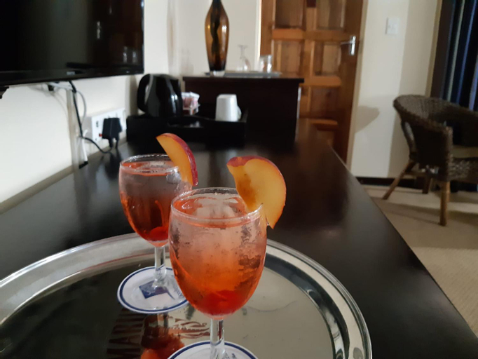 Food & Drinks
